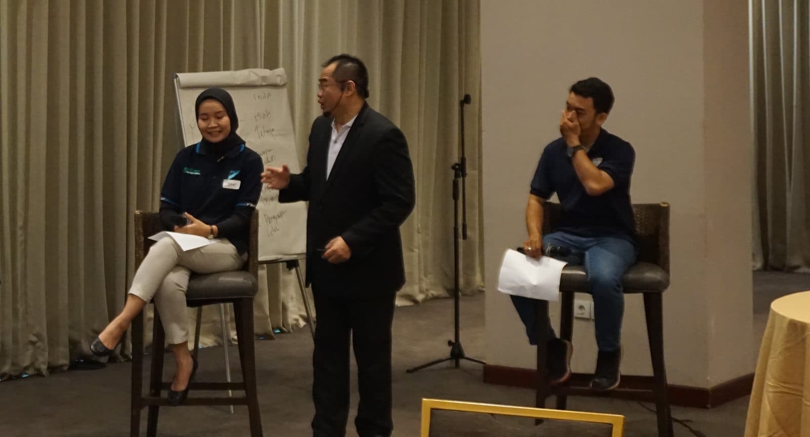 Sesi diskusi panel di pelatihan Daikin