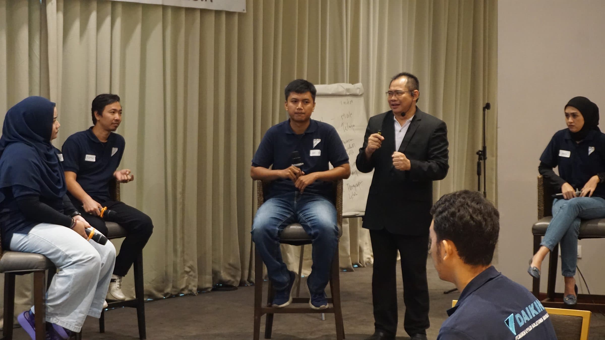 Putu Putrayasa melatih di kelas Daikin, 2023